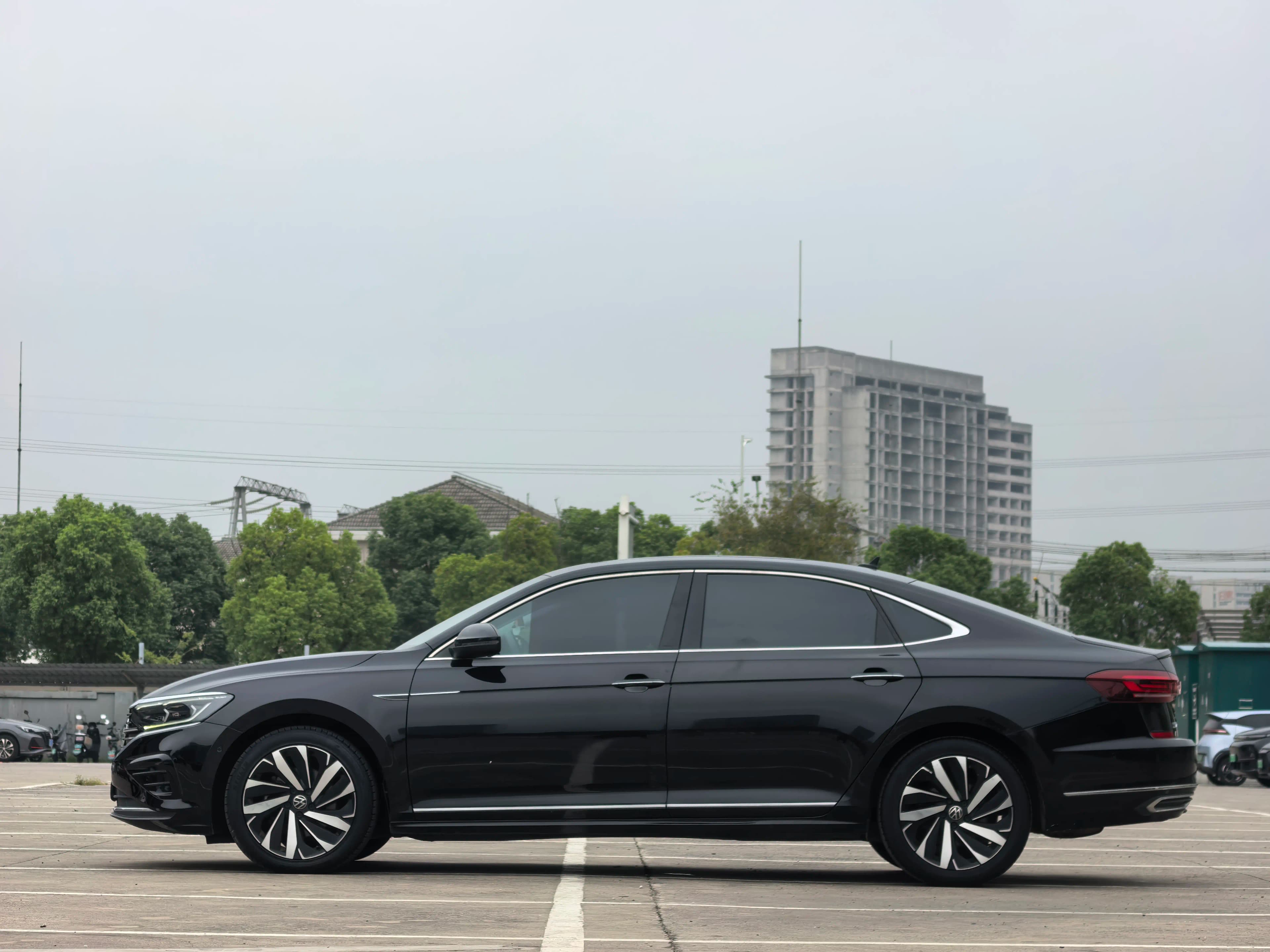 Volkswagen Passat 2022 г. 37144 км. — фото 4