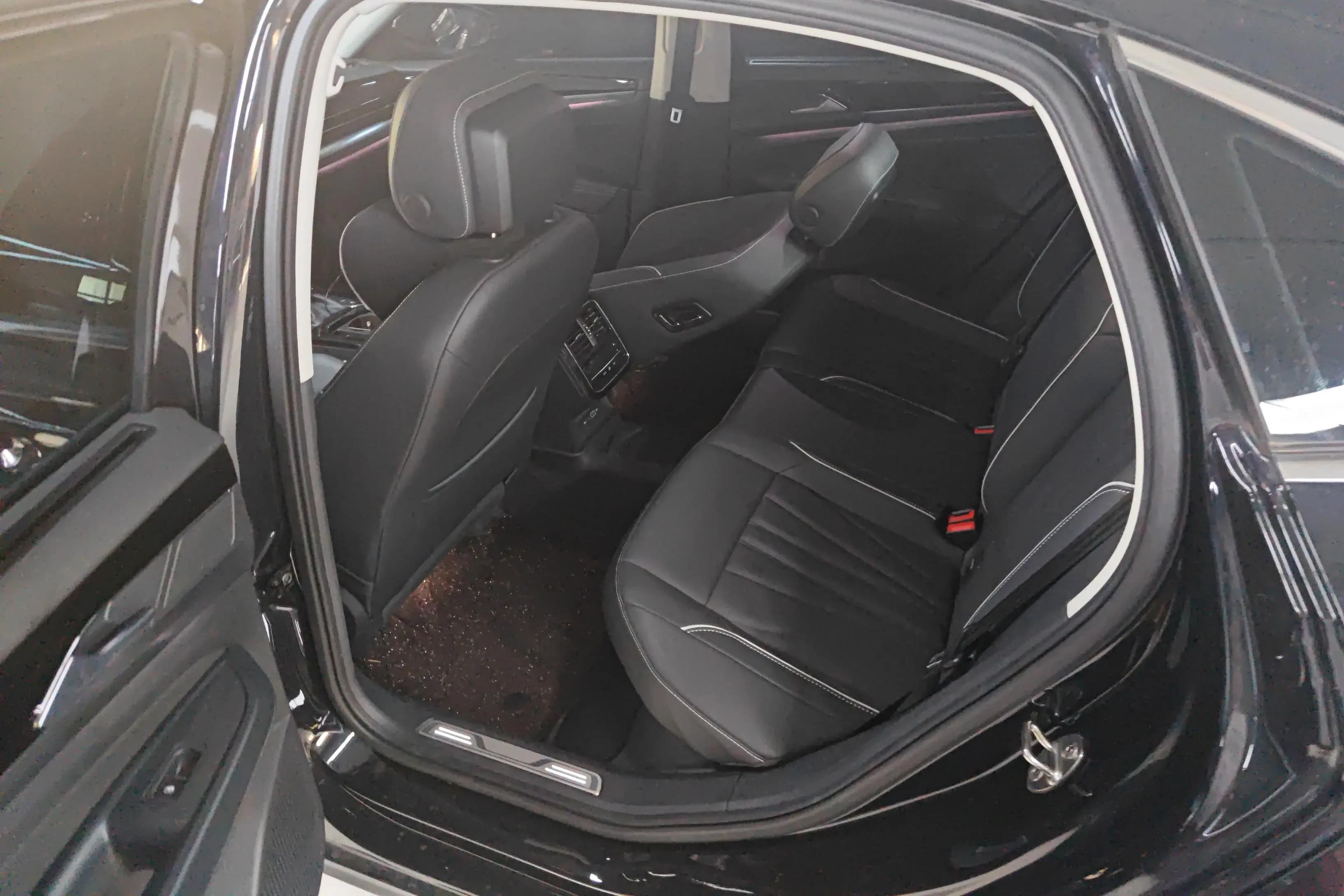 Volkswagen Passat 2024 г. 36045 км. — фото 16