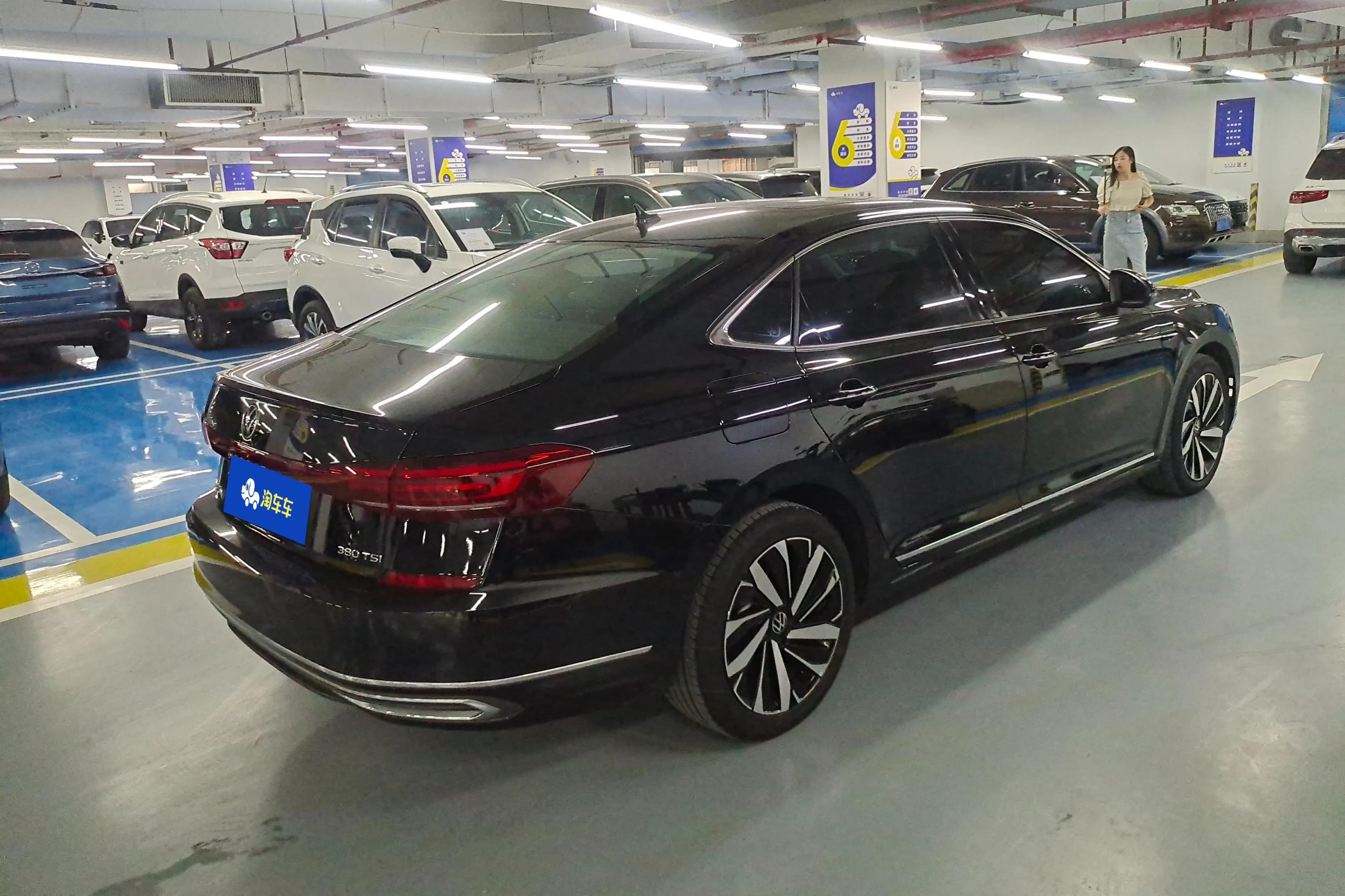 Volkswagen Passat 2024 г. 36045 км. — фото 3