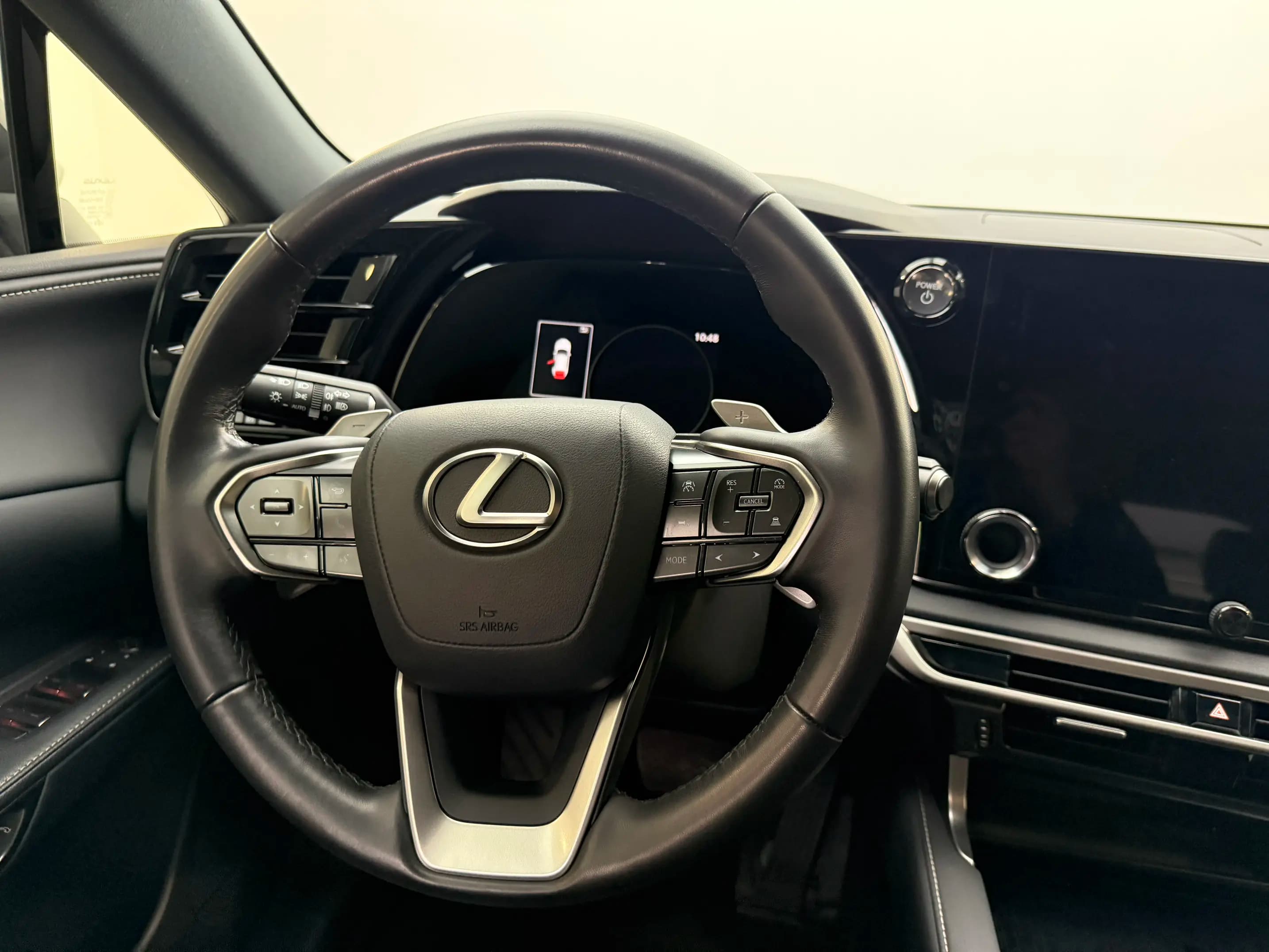 Lexus RX 2023 г. 97185 км. — фото 16