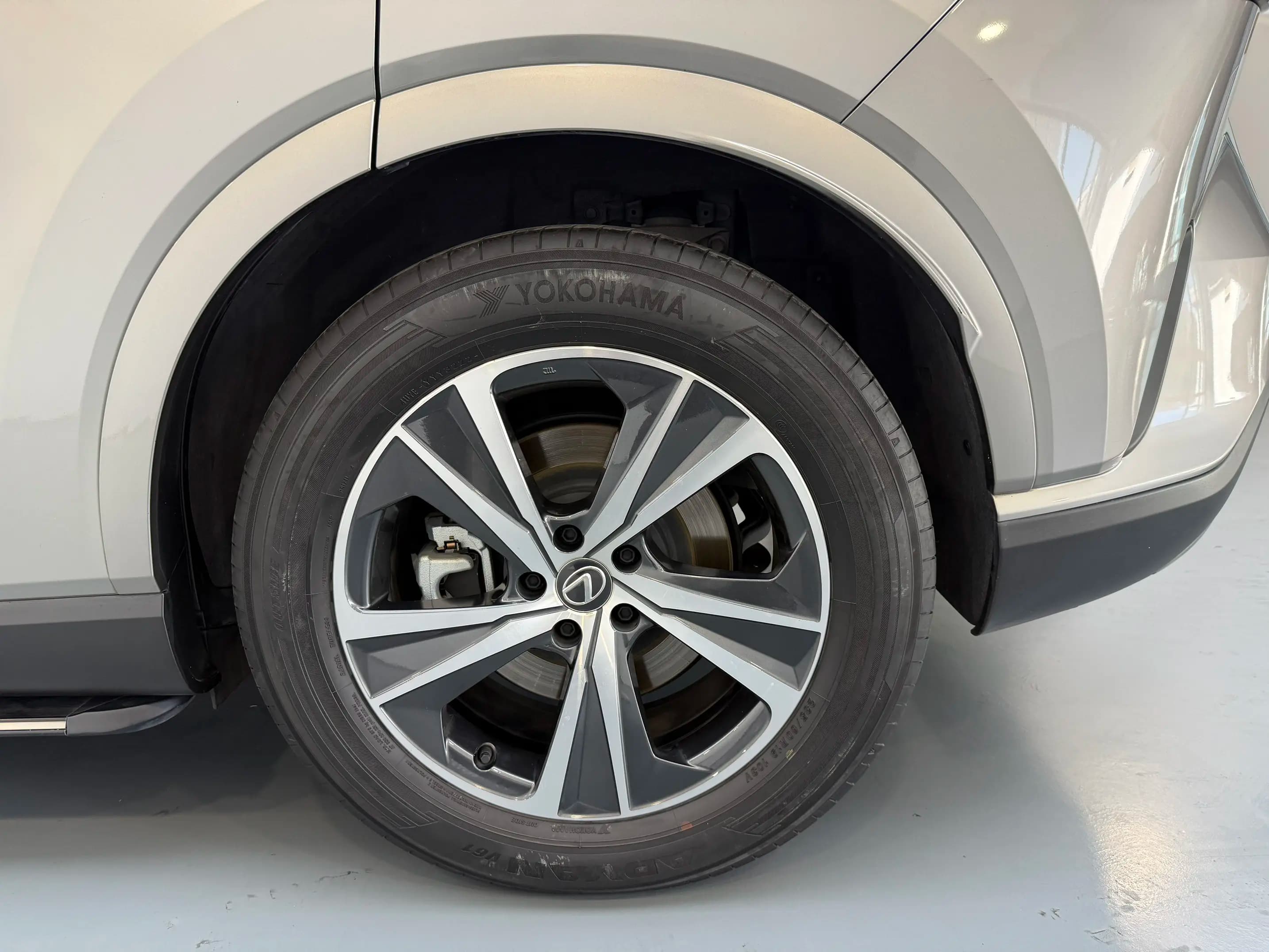Lexus RX 2023 г. 97185 км. — фото 9