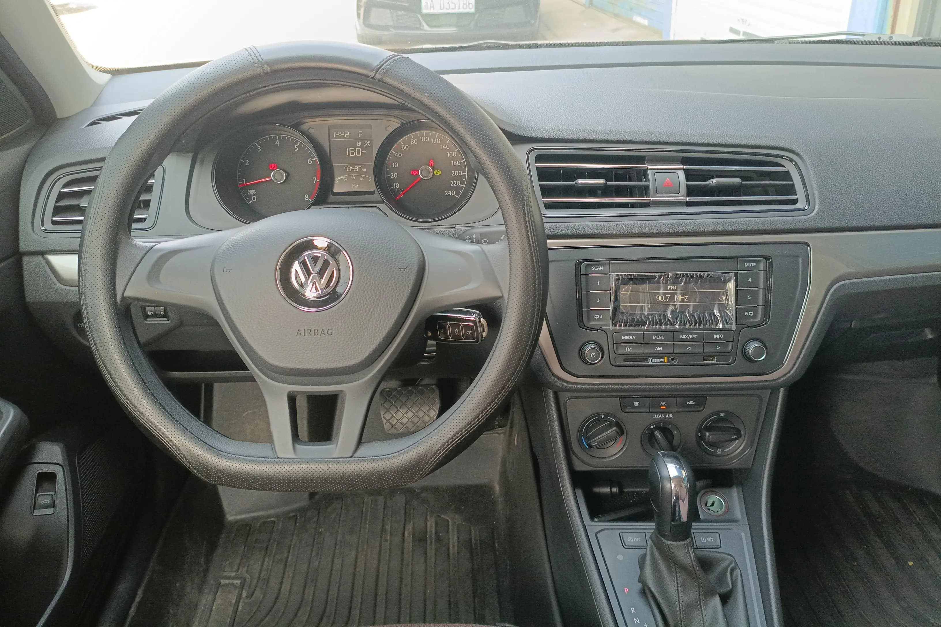 Volkswagen Lavida 2023 г. 43537 км. — фото 14