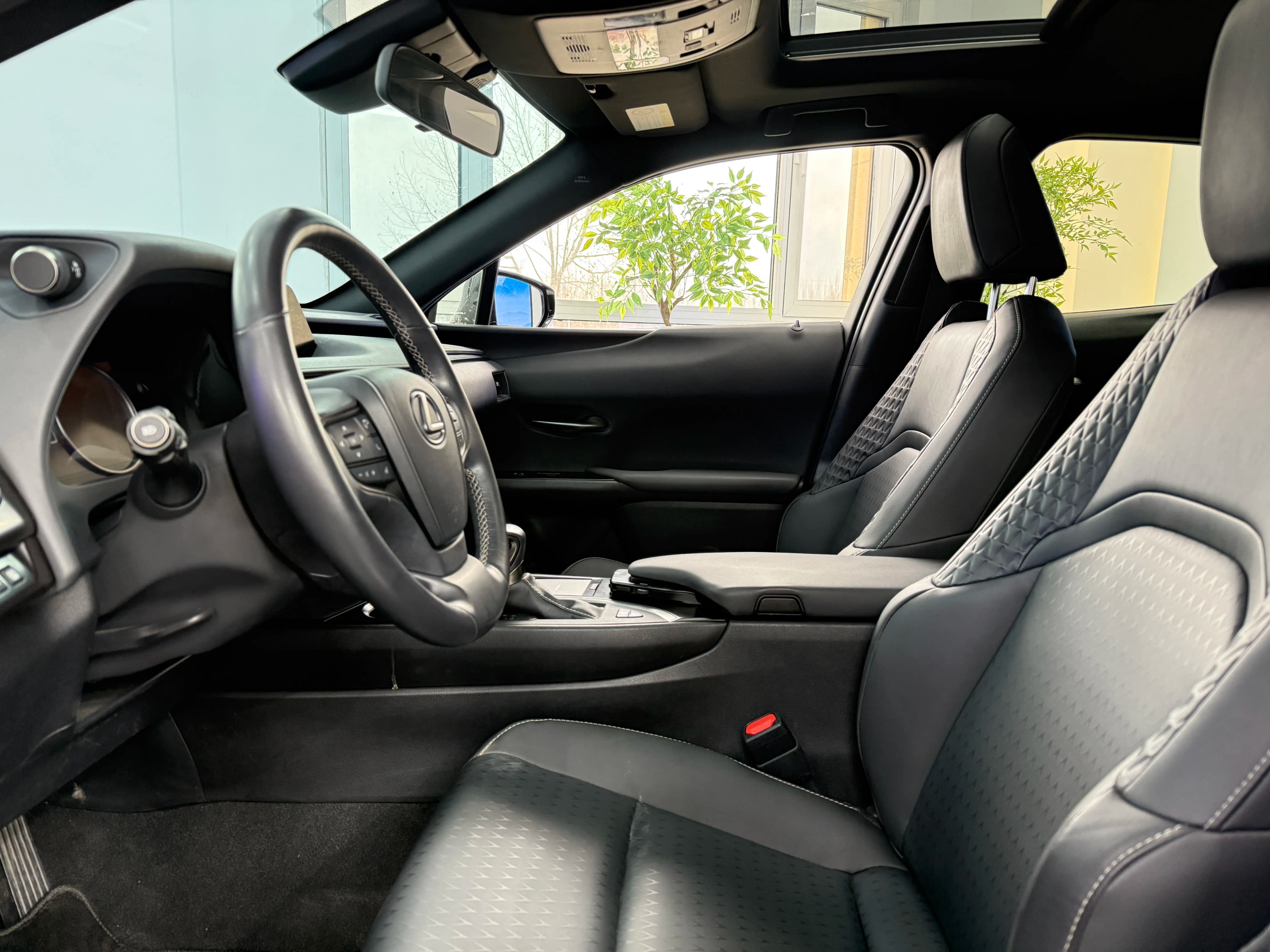 Lexus UX 2021 г. 40114 км. — фото 20