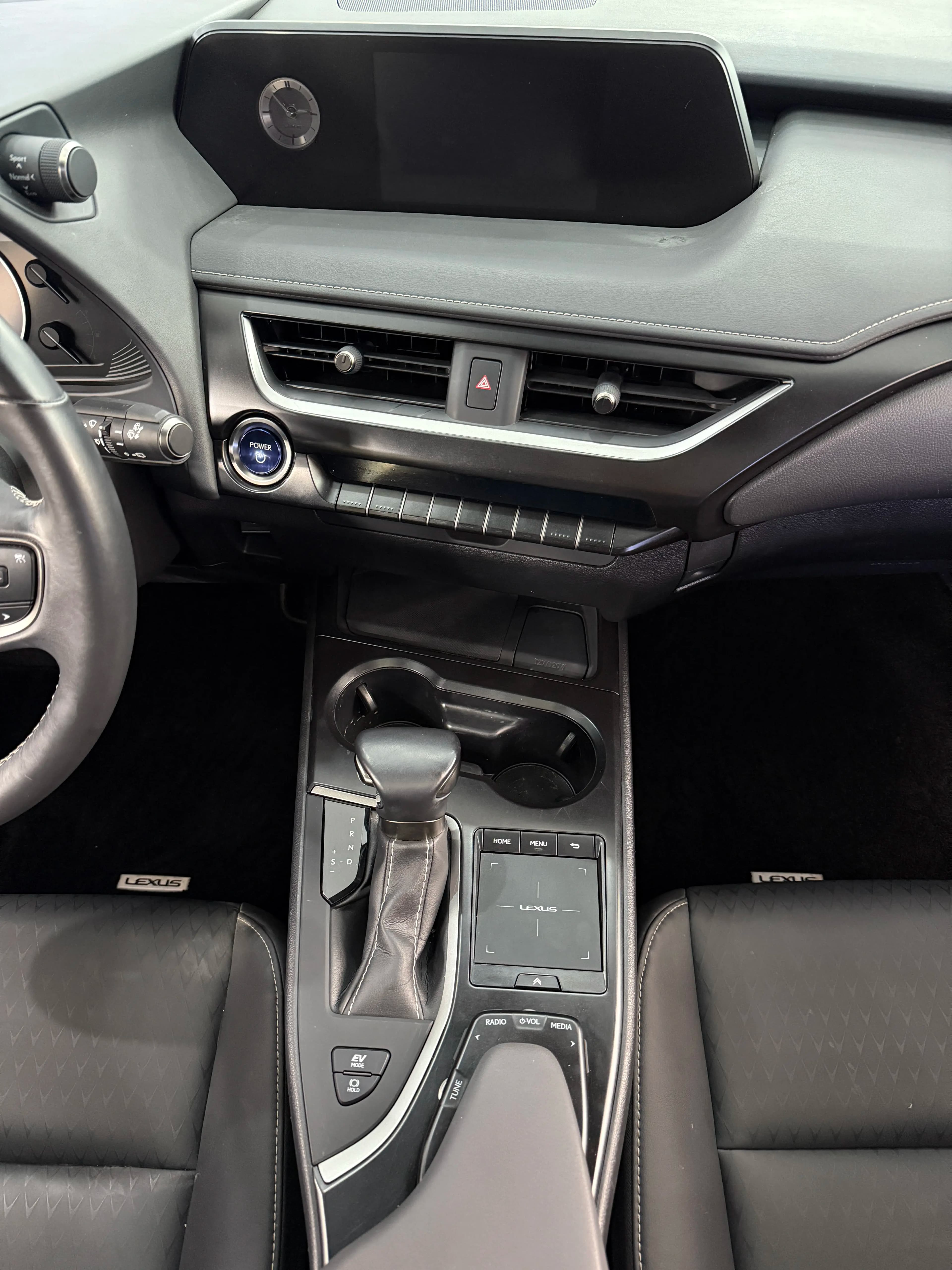 Lexus UX 2021 г. 40114 км. — фото 10