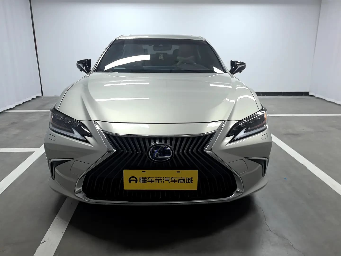 Lexus ES 2021 г. 49505 км. — фото 2