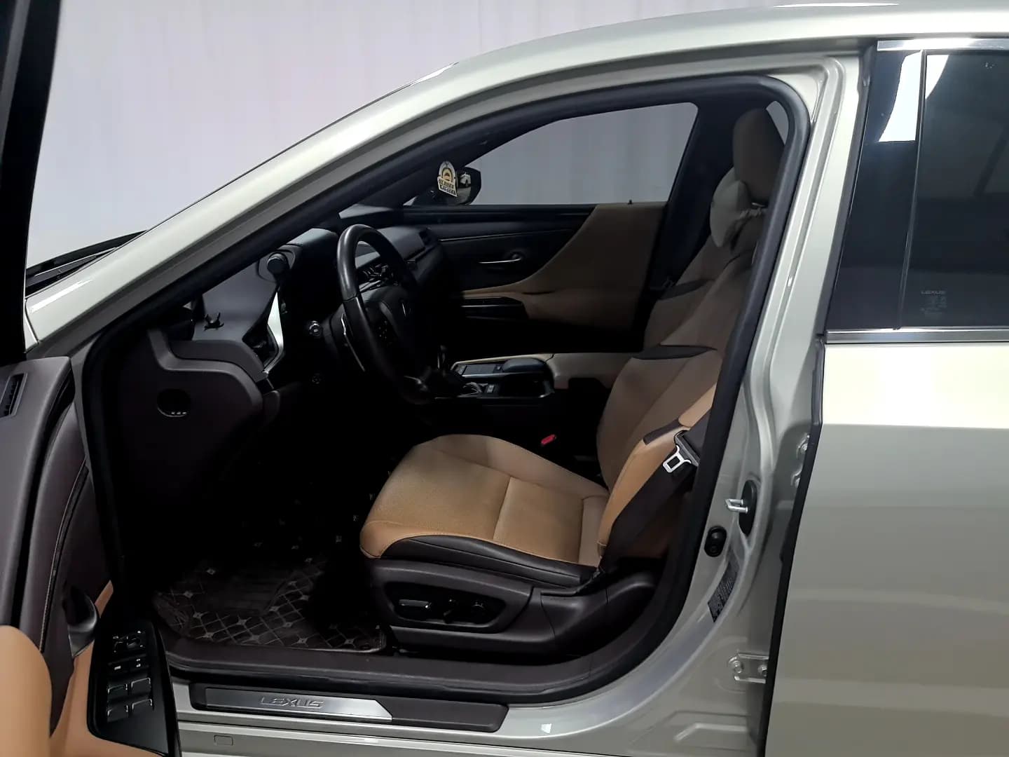 Lexus ES 2021 г. 49505 км. — фото 17