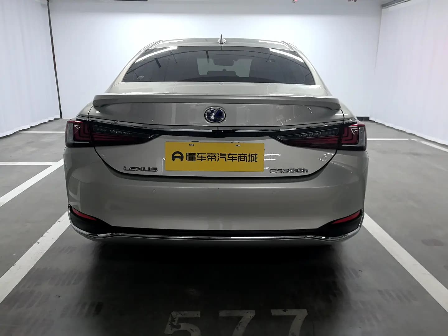 Lexus ES 2021 г. 49505 км. — фото 6