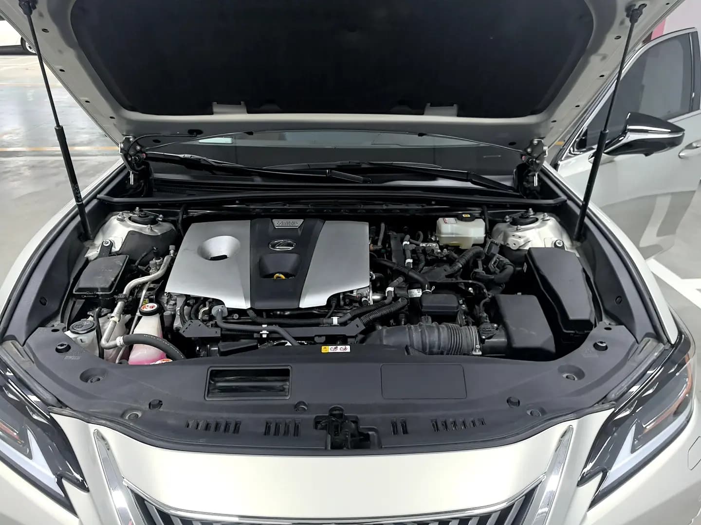 Lexus ES 2021 г. 49505 км. — фото 10