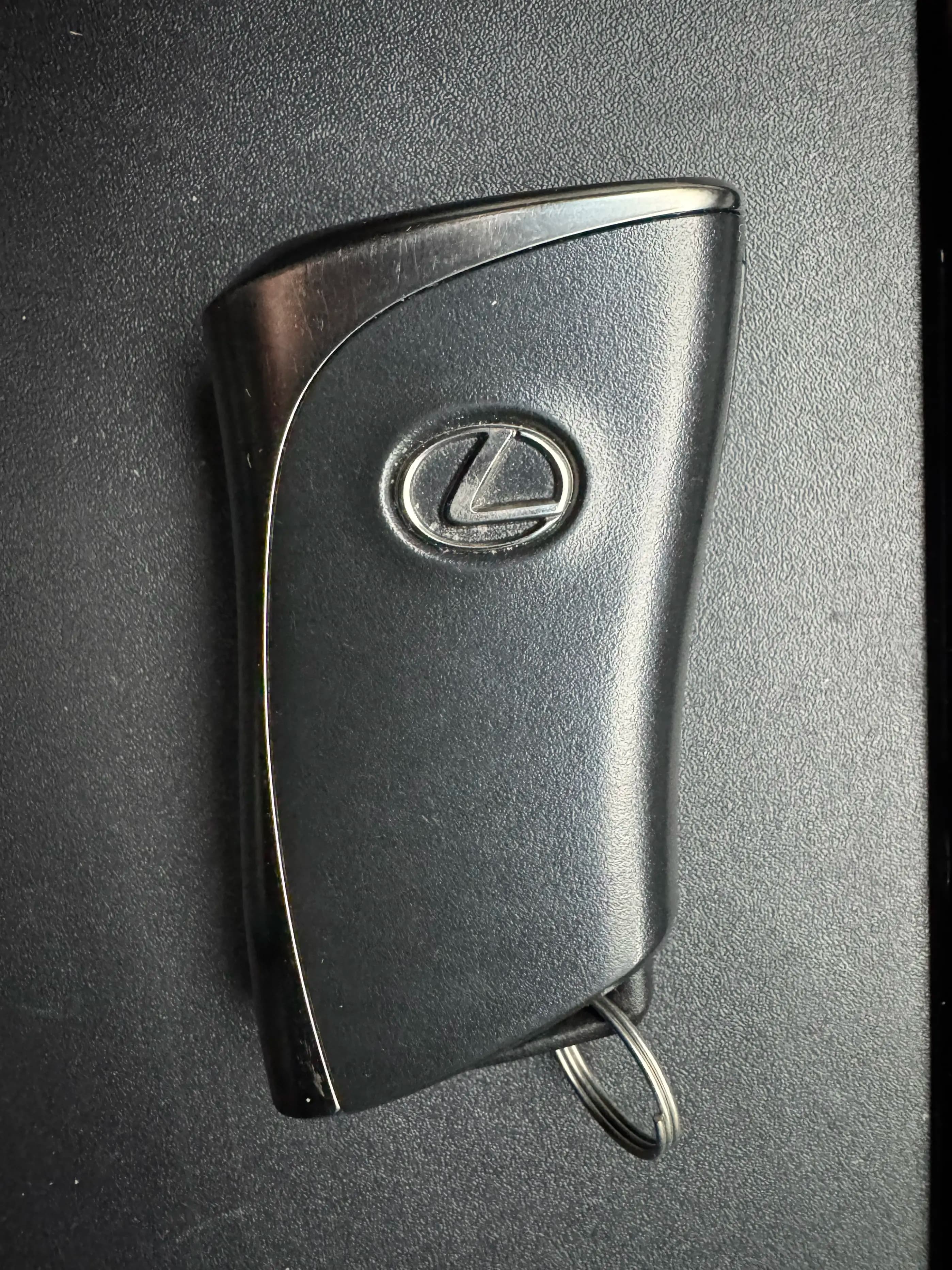 Lexus ES 2023 г. 22306 км. — фото 11