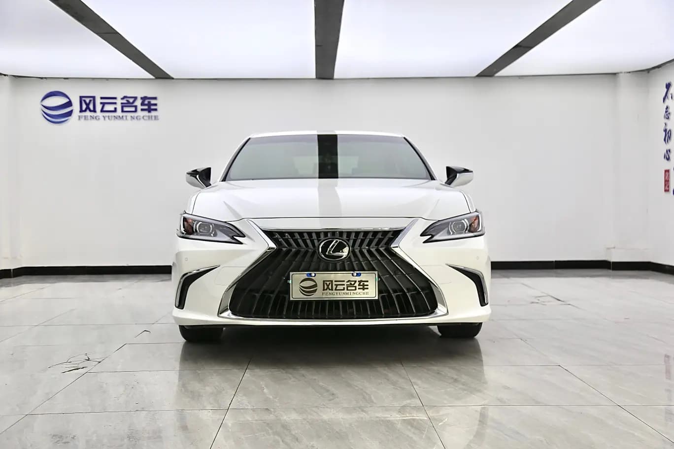 Lexus ES 2021 г. 49009 км. — фото 2