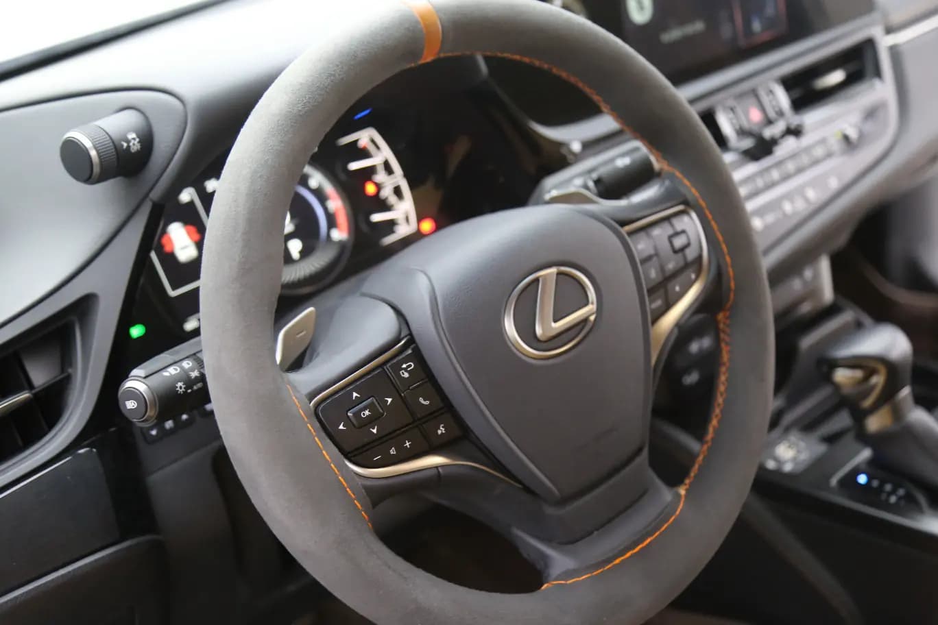 Lexus ES 2021 г. 49009 км. — фото 8