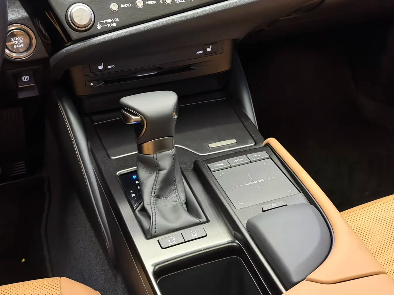 Lexus ES 2022 г. 36010 км. — фото 15