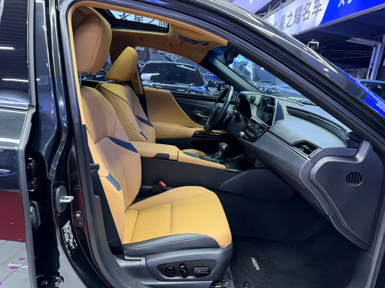 Lexus ES 2022 г. 36010 км. — фото 20