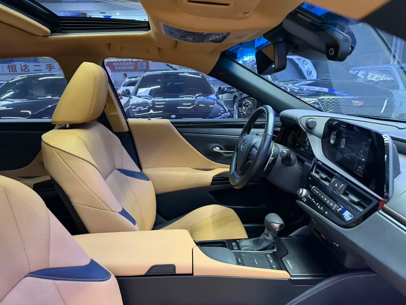 Lexus ES 2022 г. 36010 км. — фото 21