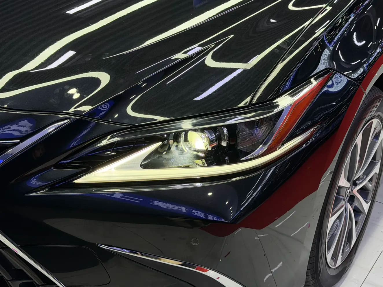 Lexus ES 2022 г. 36010 км. — фото 6