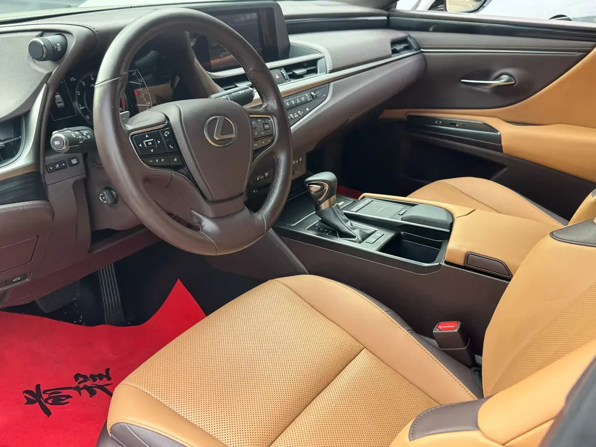 Lexus ES 2021 г. 90011 км. — фото 7
