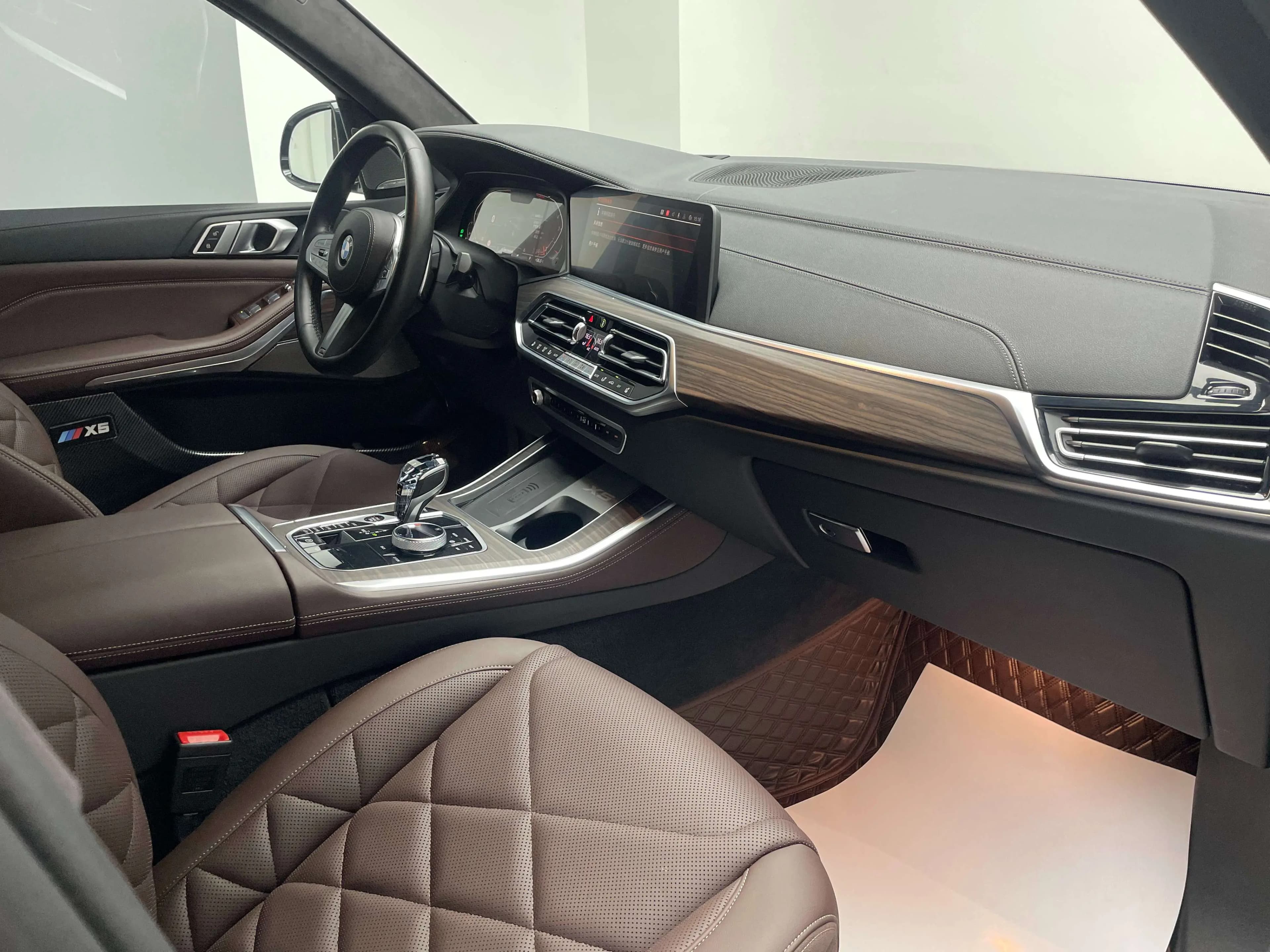 BMW X5 2023 г. 84478 км. — фото 27
