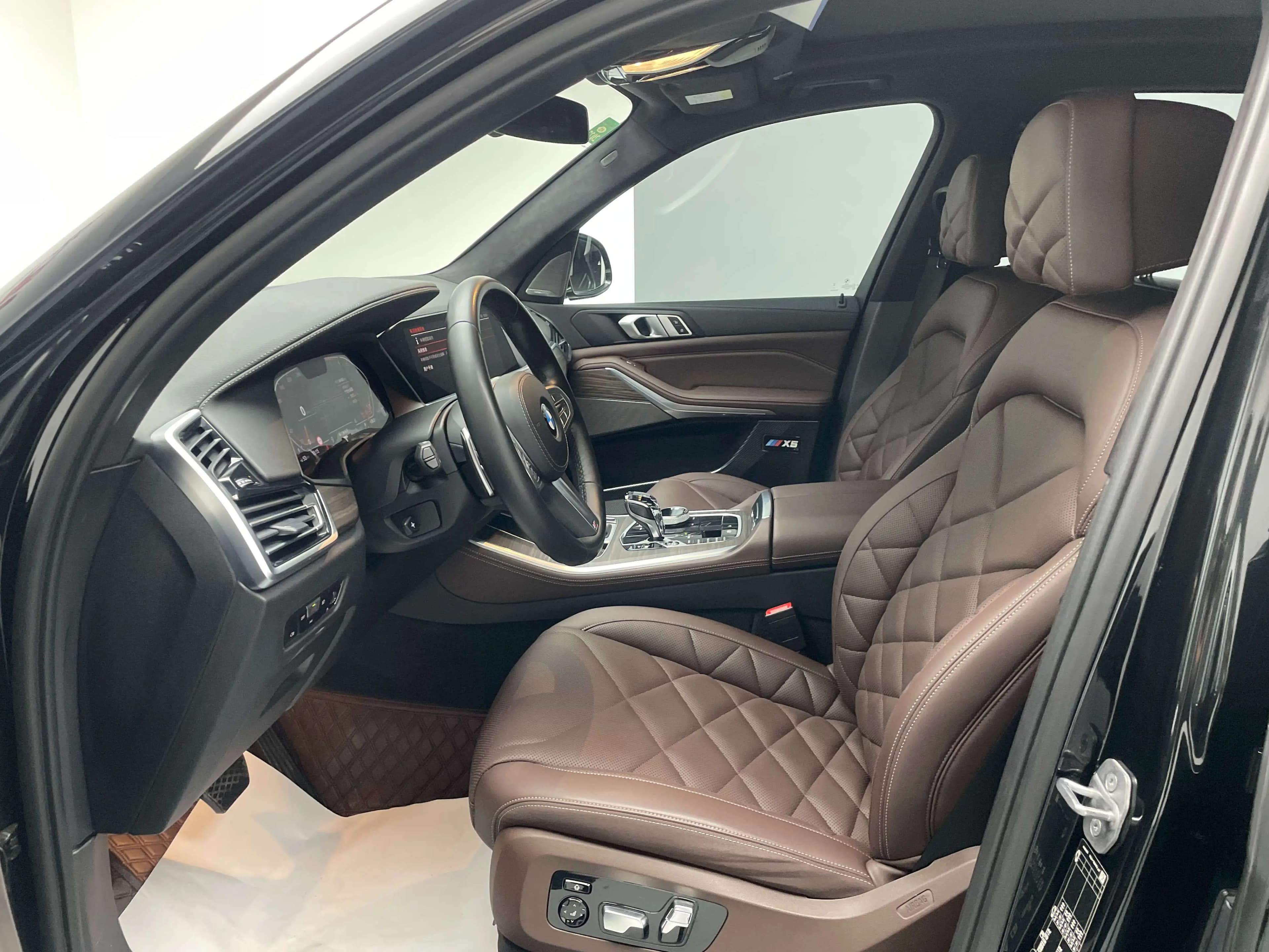 BMW X5 2023 г. 84478 км. — фото 28