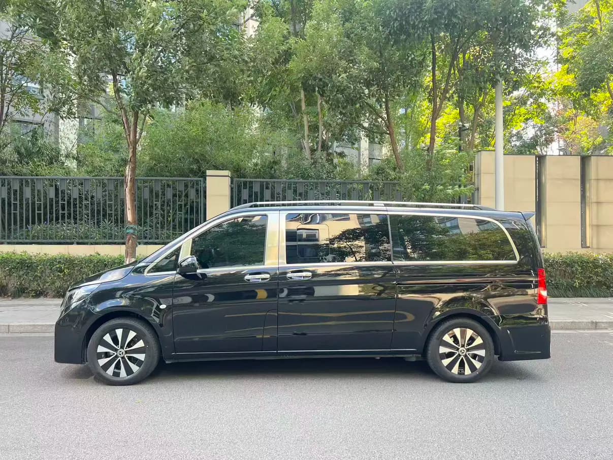 Mercedes-Benz Vito 2023 г. 37045 км. — фото 2