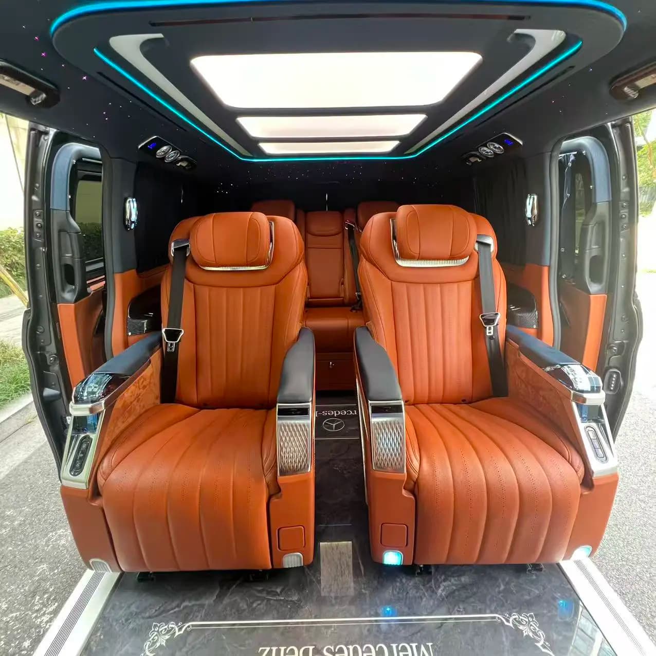 Mercedes-Benz Vito 2023 г. 37045 км. — фото 10
