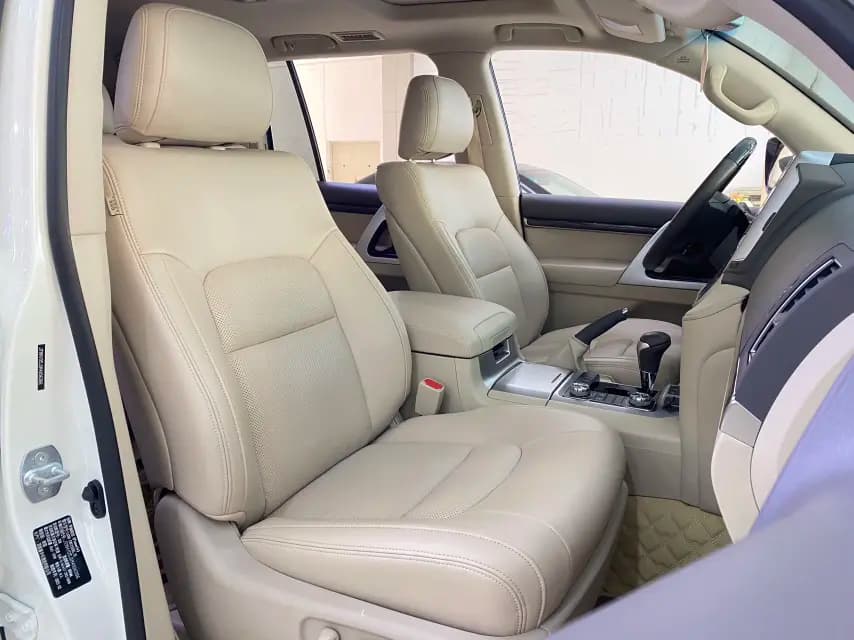 Toyota Land Cruiser 2023 г. 33104 км. — фото 13