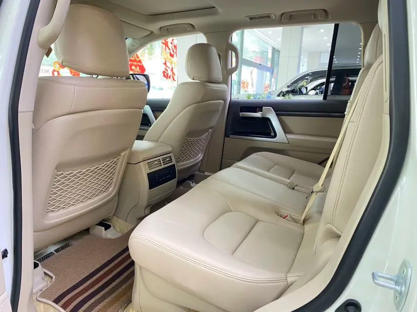 Toyota Land Cruiser 2023 г. 33104 км. — фото 14