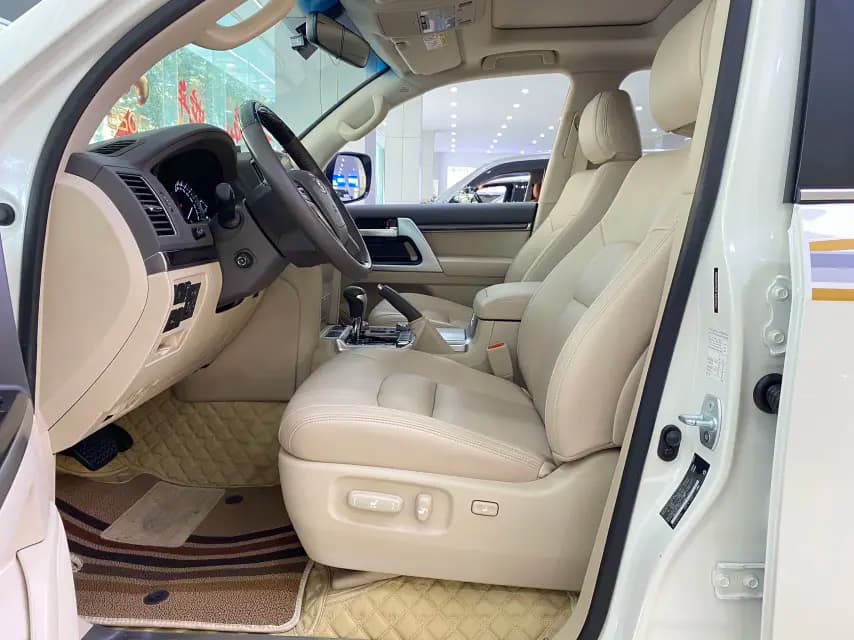 Toyota Land Cruiser 2023 г. 33104 км. — фото 17