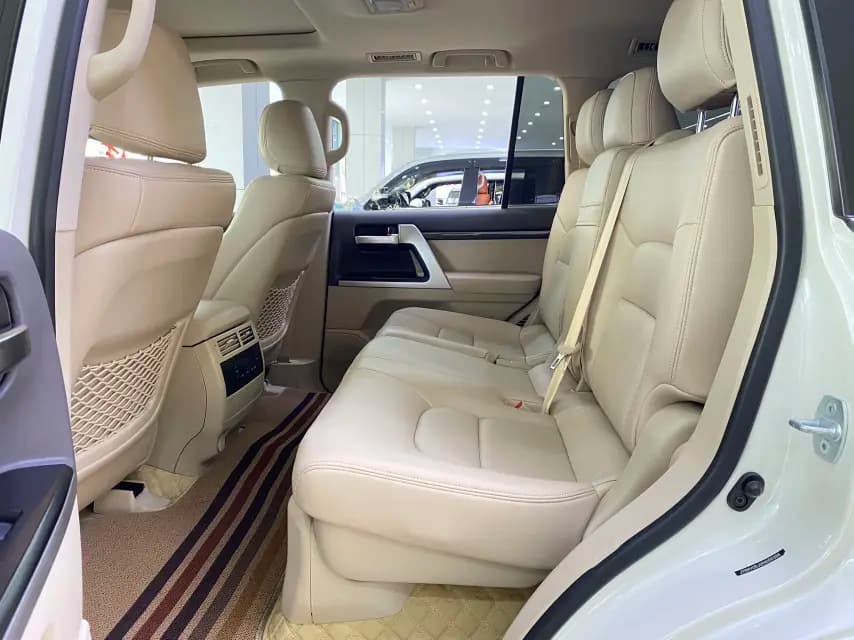 Toyota Land Cruiser 2023 г. 33104 км. — фото 19