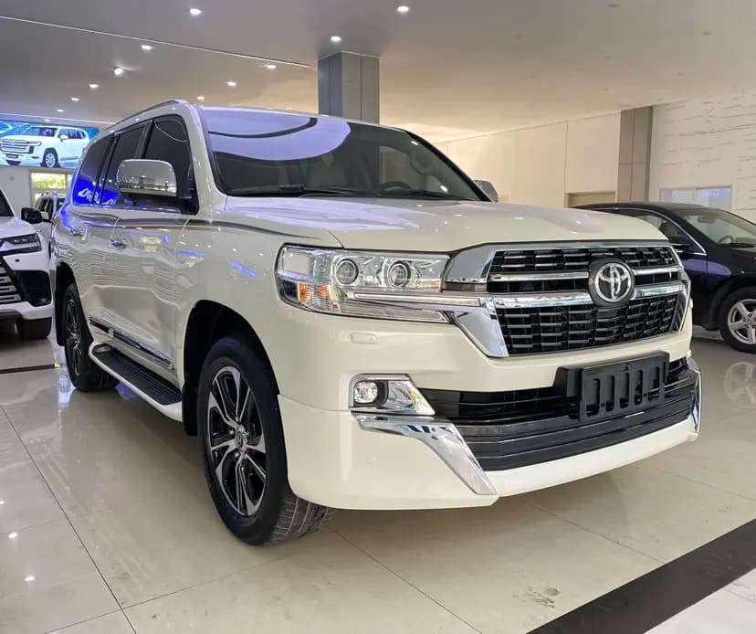 Toyota Land Cruiser 2023 г. 33104 км. — фото 3