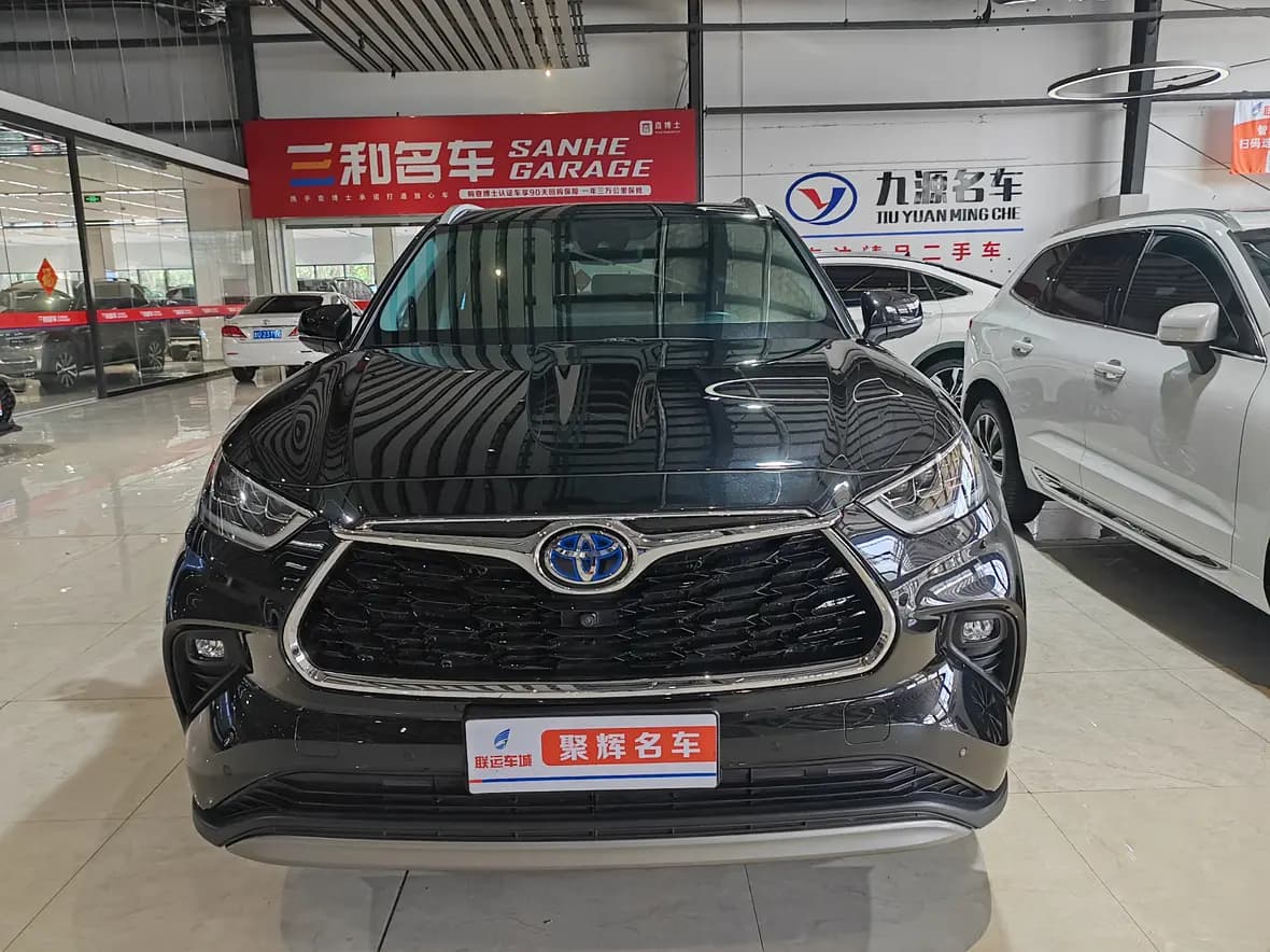 Toyota Highlander 2022 г. 28105 км. — фото 2