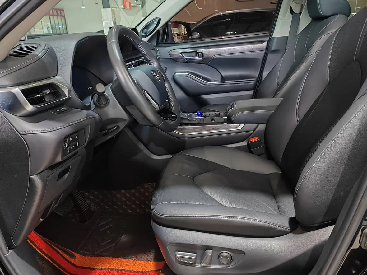 Toyota Highlander 2022 г. 28105 км. — фото 11