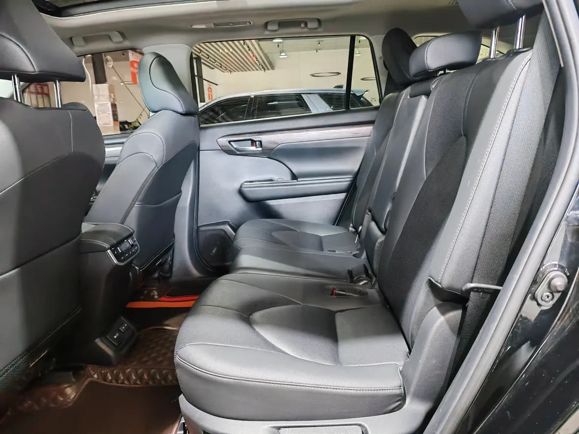 Toyota Highlander 2022 г. 28105 км. — фото 12