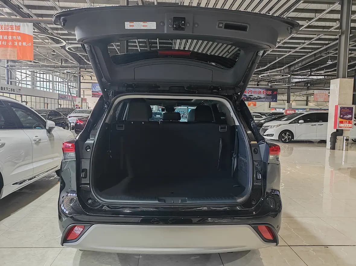 Toyota Highlander 2022 г. 28105 км. — фото 14