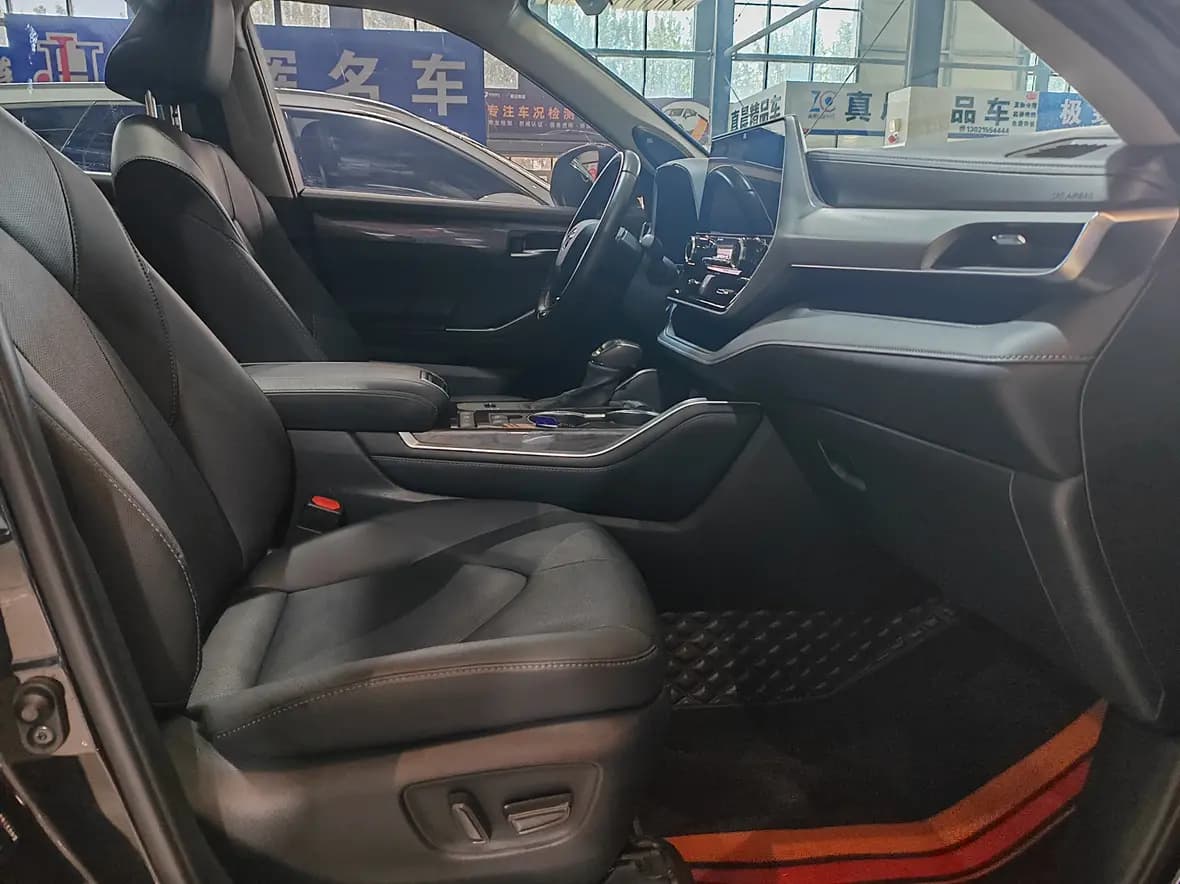 Toyota Highlander 2022 г. 28105 км. — фото 16