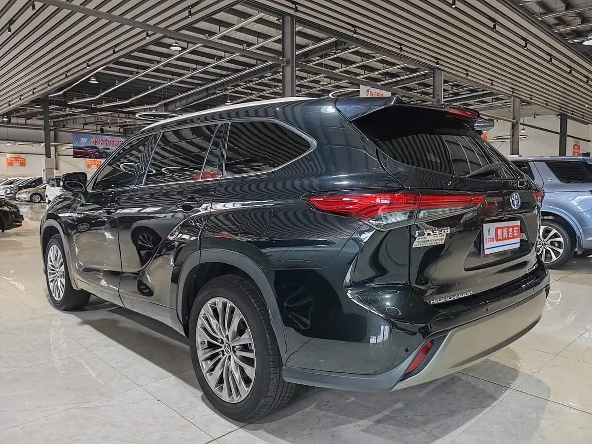 Toyota Highlander 2022 г. 28105 км. — фото 4