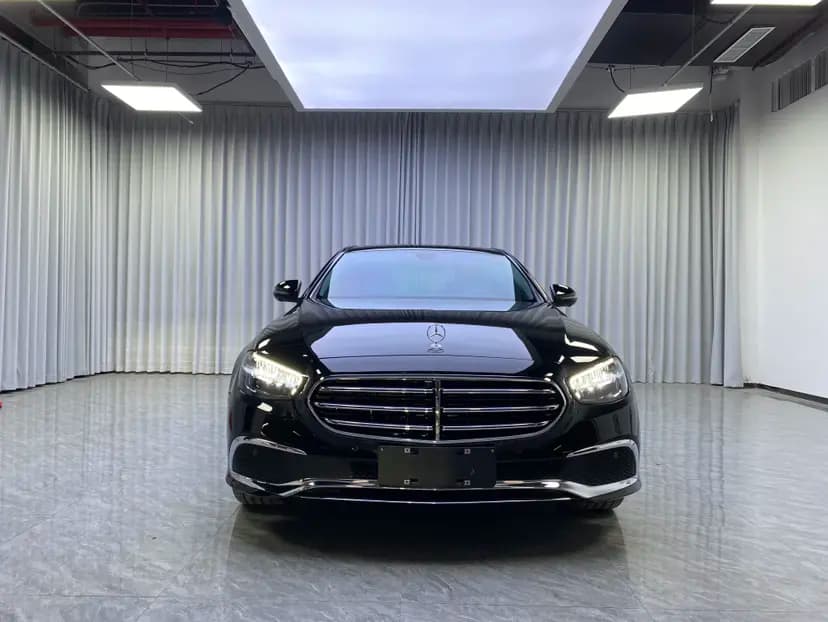 Mercedes-Benz E-Class 2023 г. 36074 км. — фото 2