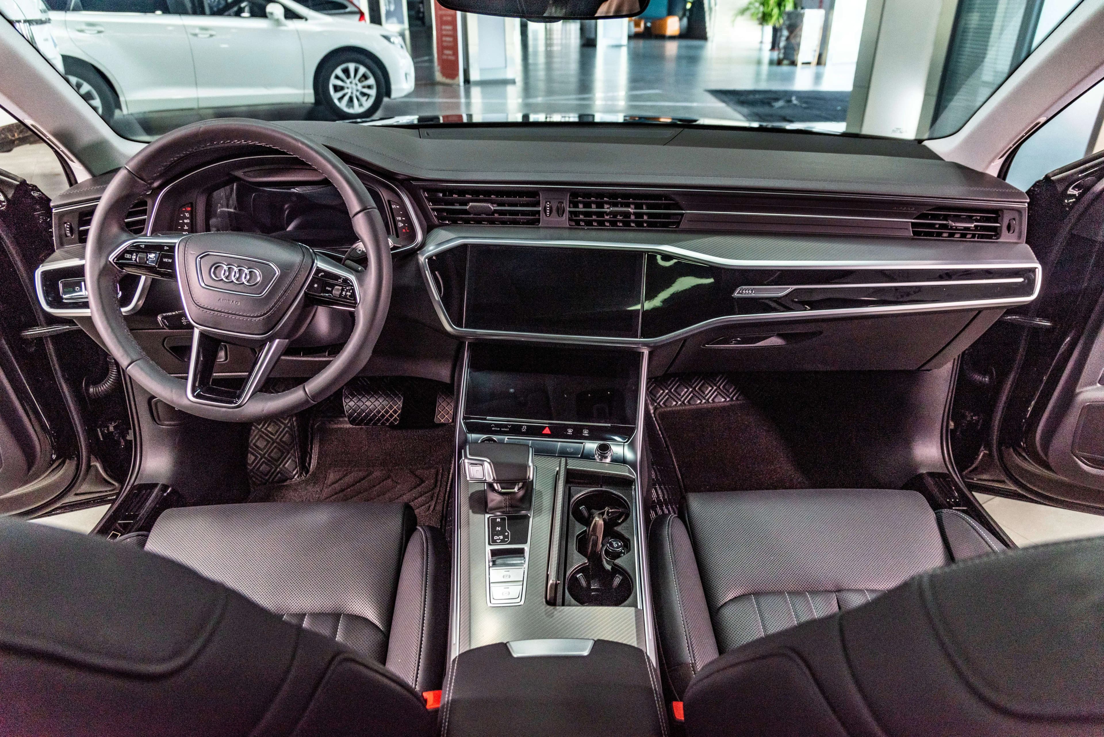 Audi A6L 2024 г. 26145 км. — фото 12