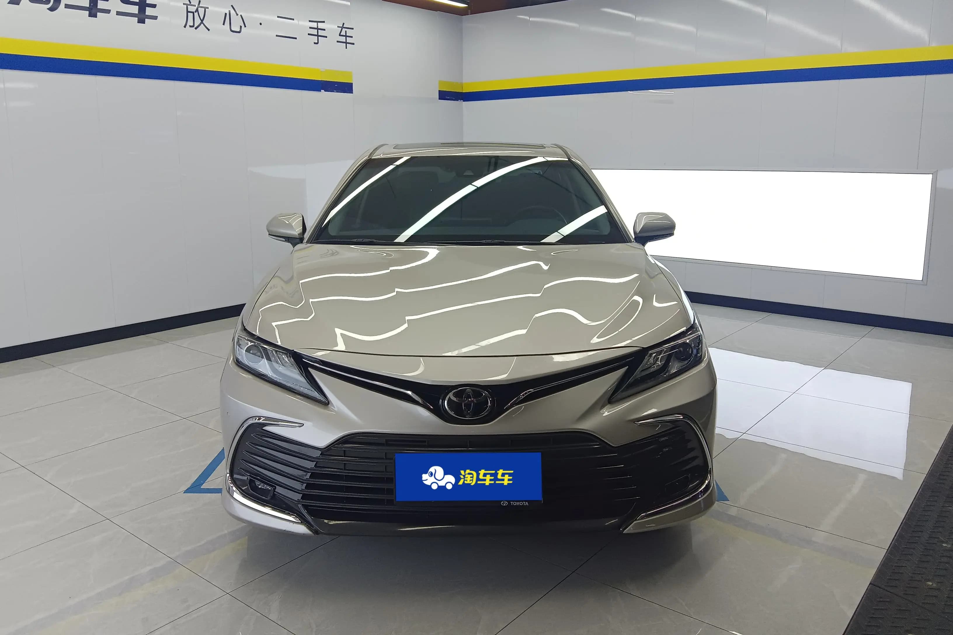 Toyota Camry 2021 г. 44823 км. — фото 2