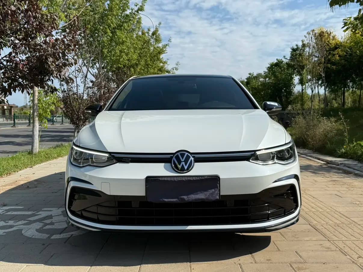 Volkswagen Golf 2022 г. 30104 км. — фото 2