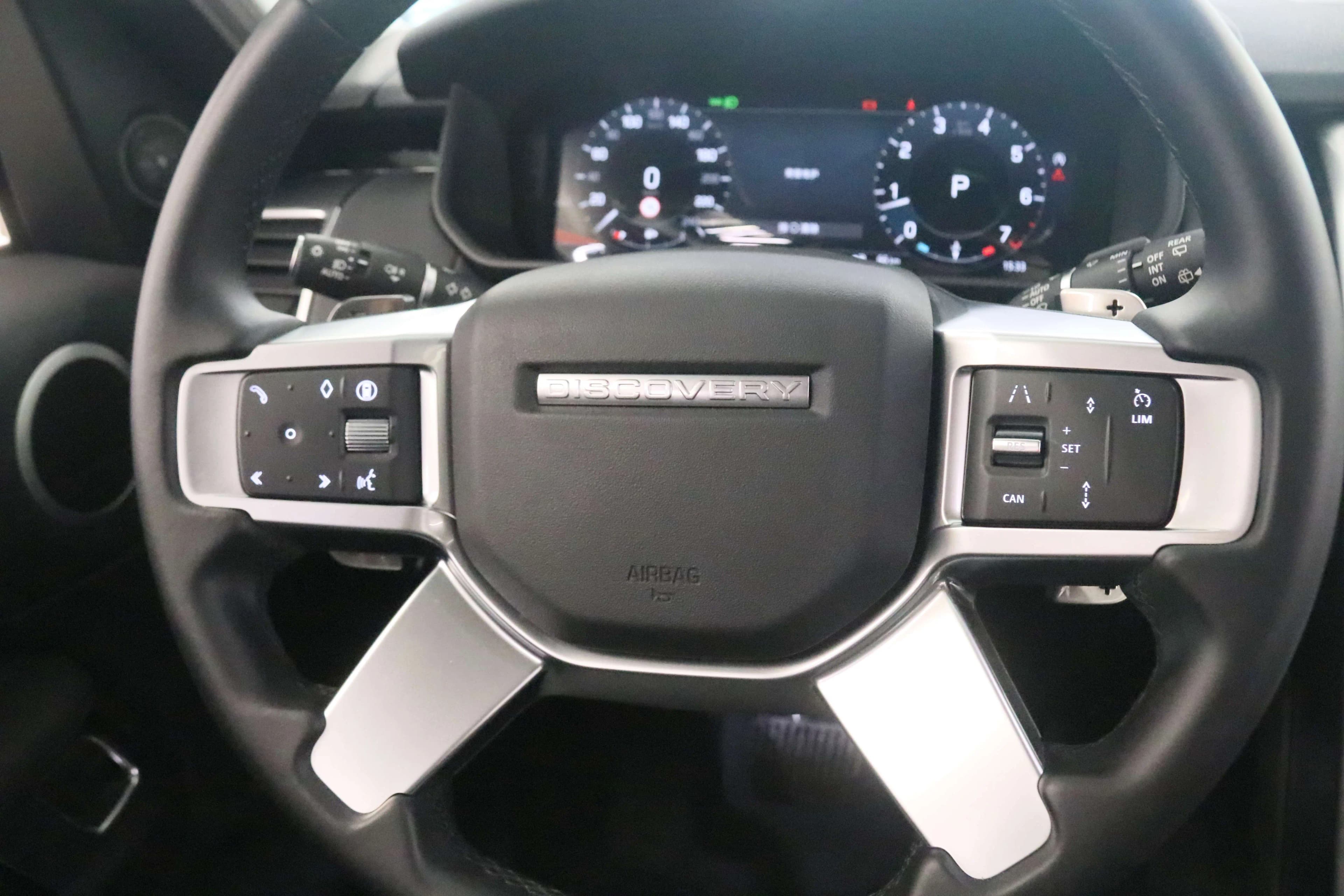 Land Rover Discovery 2024 г. 31778 км. — фото 19