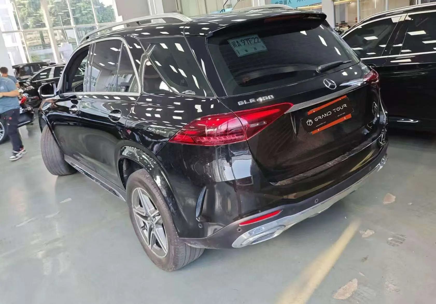 Mercedes-Benz GLE 2024 г. 32432 км. — фото 3