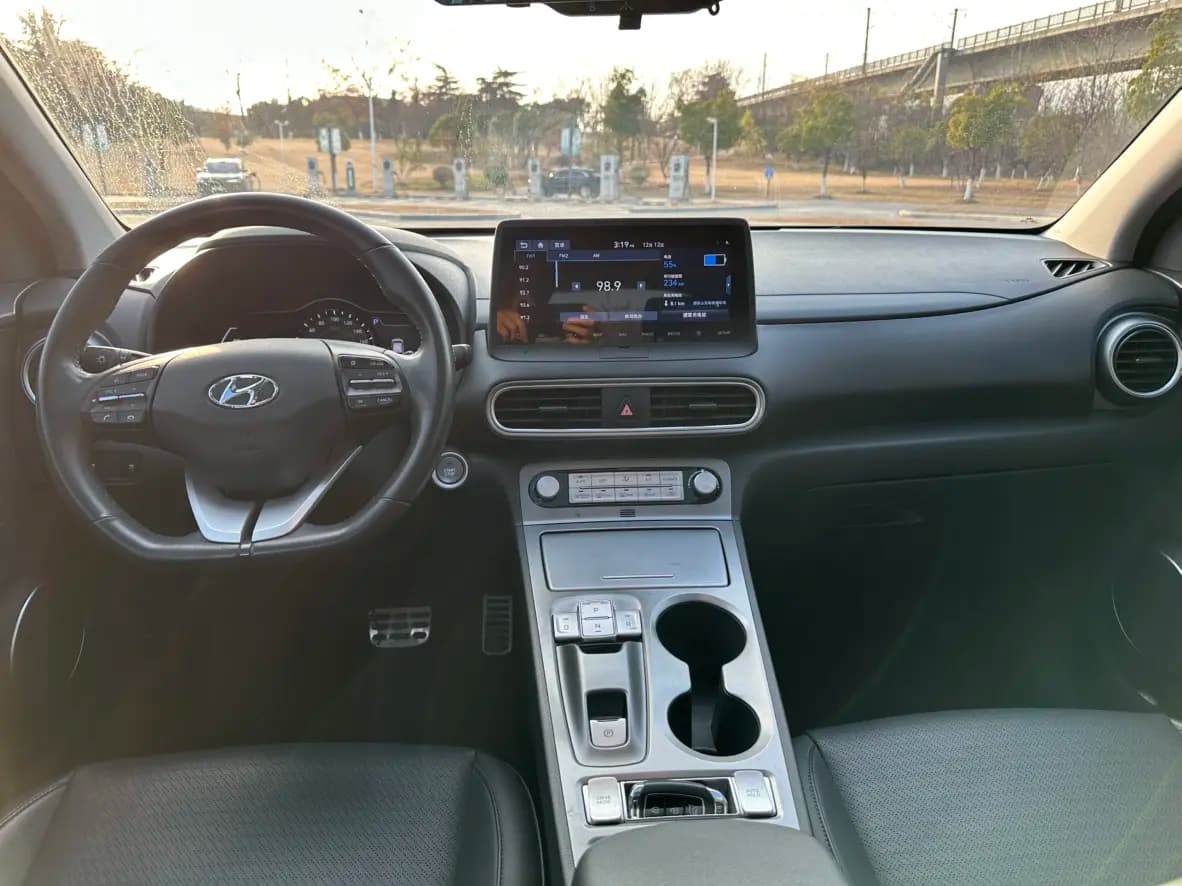 Hyundai Encino pure electric 2021 г. 62069 км. — фото 11
