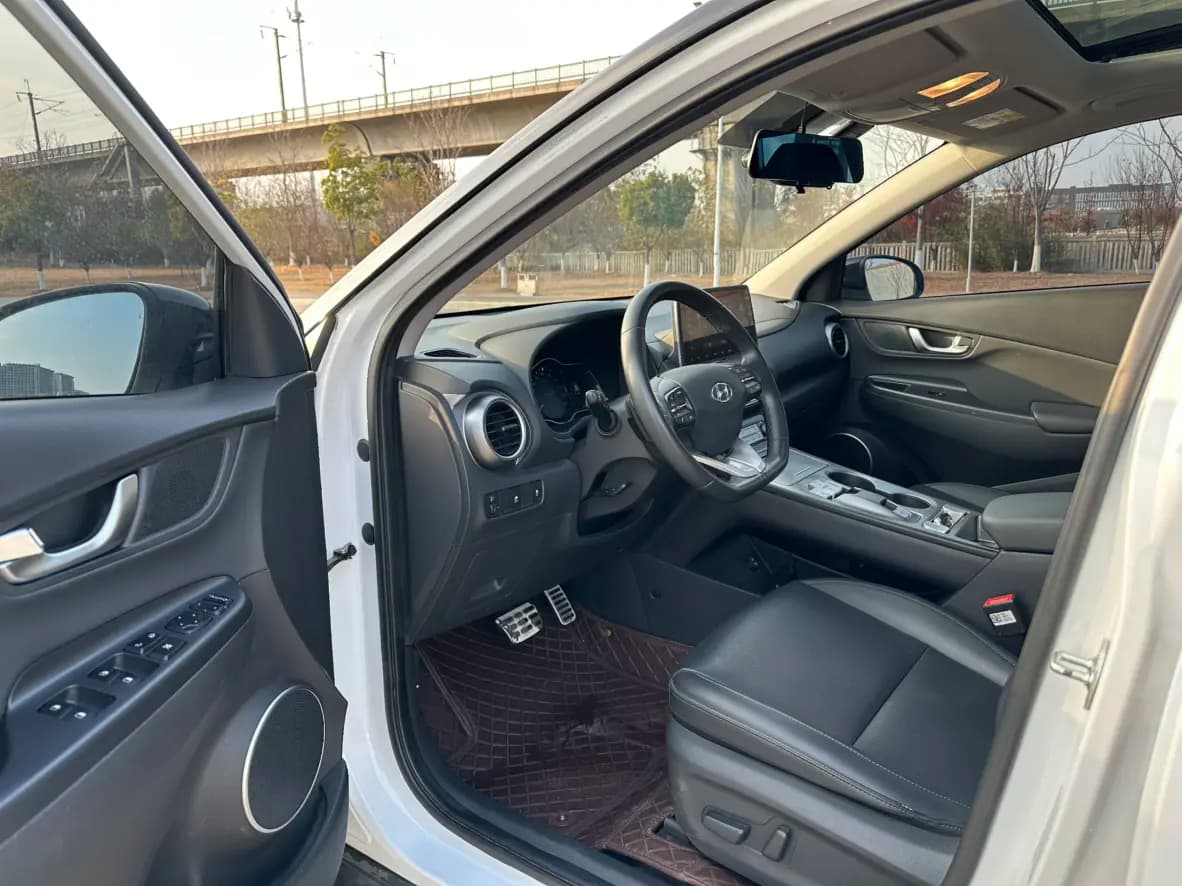 Hyundai Encino pure electric 2021 г. 62069 км. — фото 14