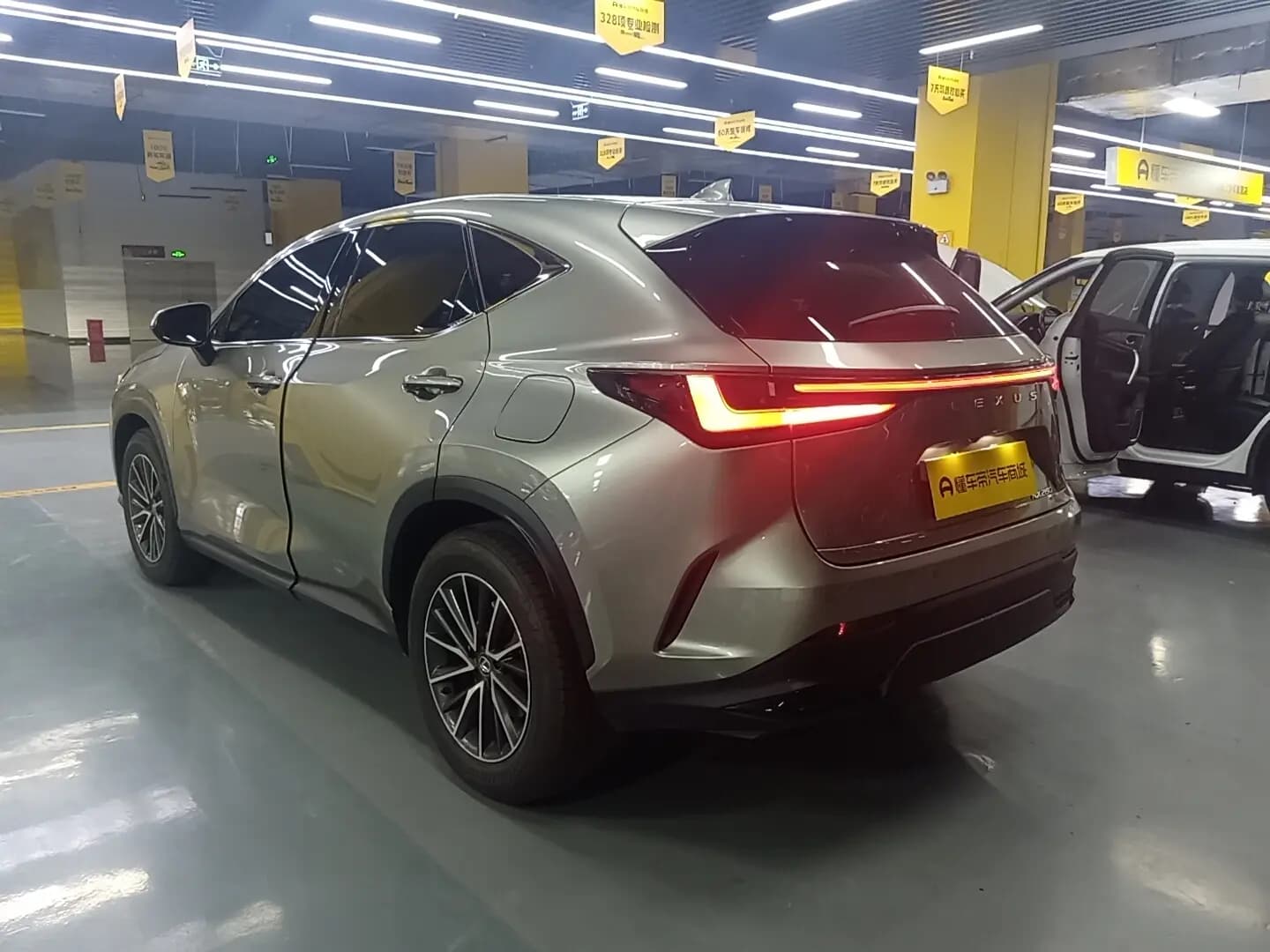 Lexus NX 2025 г. 30135 км. — фото 3