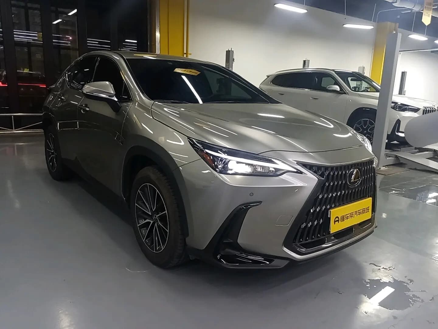 Lexus NX 2025 г. 30135 км. — фото 5