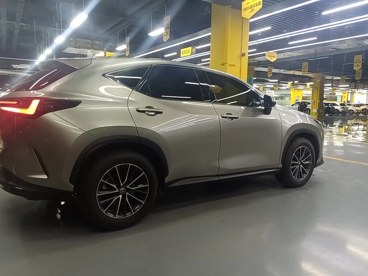 Lexus NX 2025 г. 30135 км. — фото 6