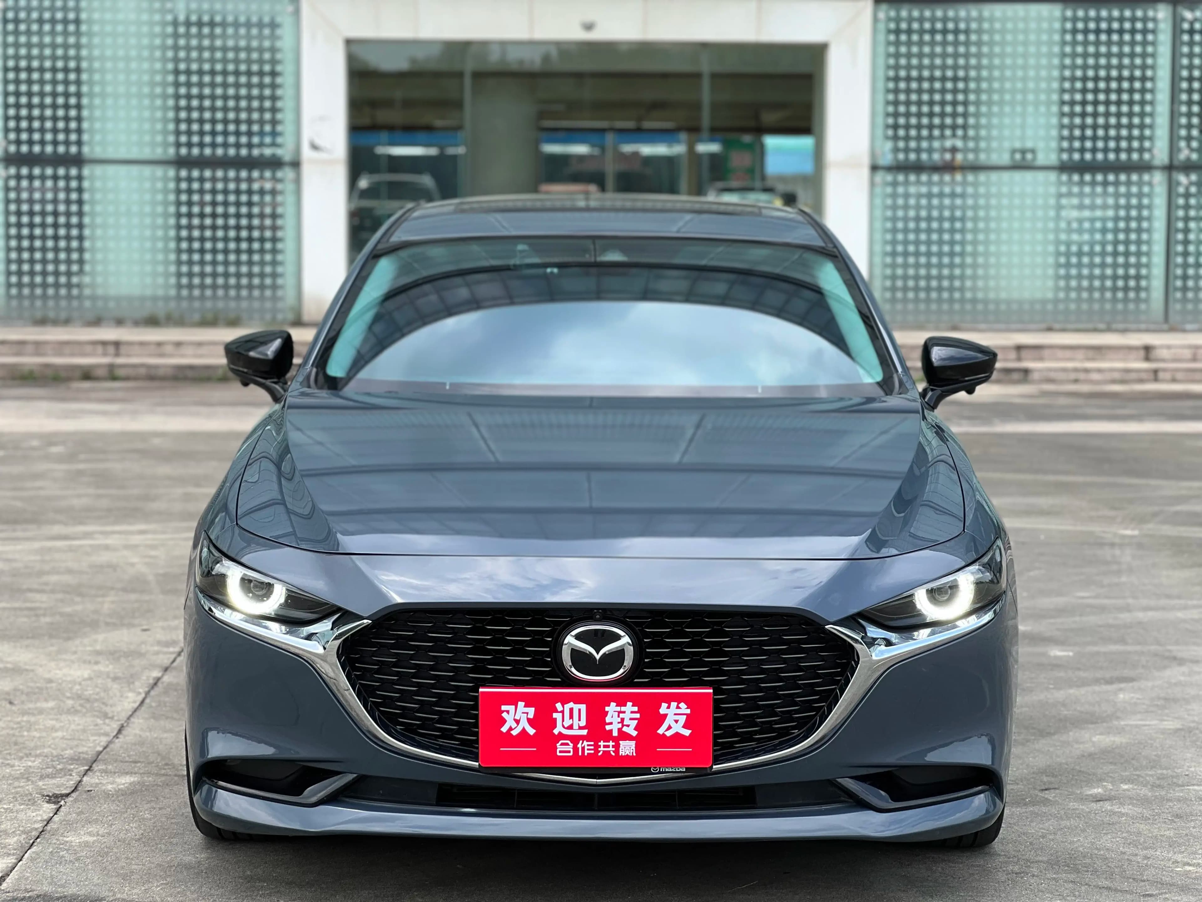 Mazda Axela 2023 г. 34001 км. — фото 2