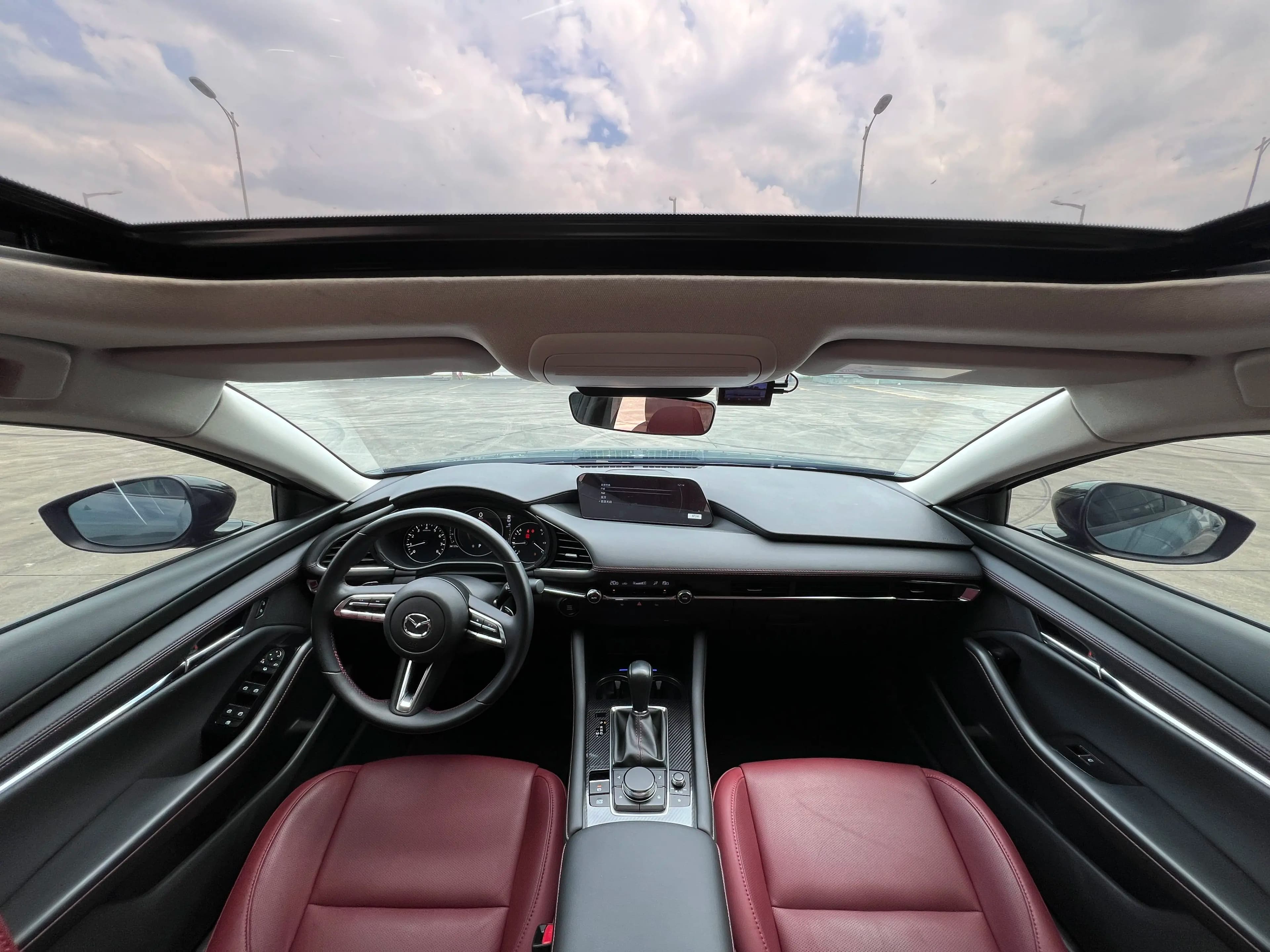 Mazda Axela 2023 г. 34001 км. — фото 7