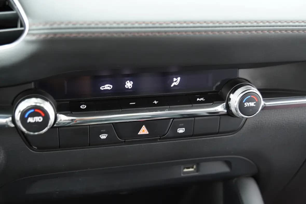 Mazda Axela 2022 г. 32002 км. — фото 12