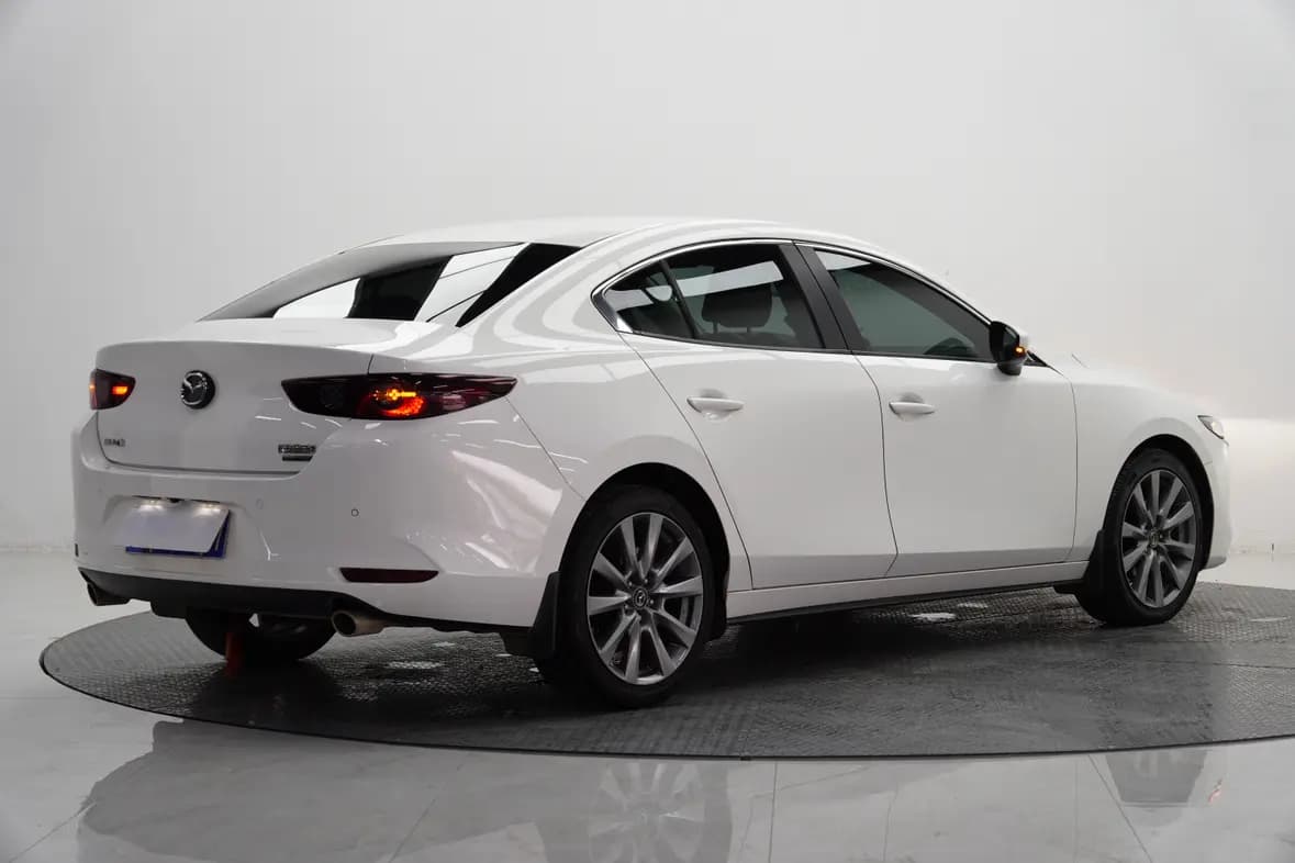 Mazda Axela 2022 г. 32002 км. — фото 6